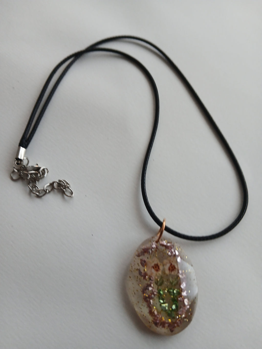 Collier en résine
