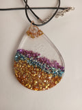 Collier en résine